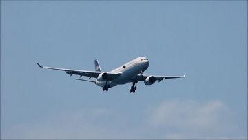 国产飞机旅游视频高清版,高清航拍带你领略蓝天之美